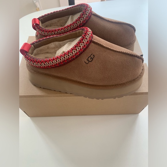 UGG TAZZ NEW IN BOX SIZE 6 - Picture 10 of 12